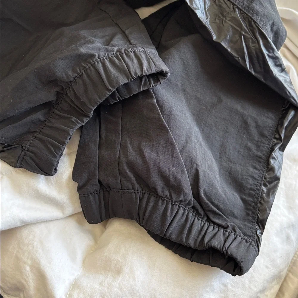 Alo Yoga black Remix jogger pull on and go pants with zip pockets XS